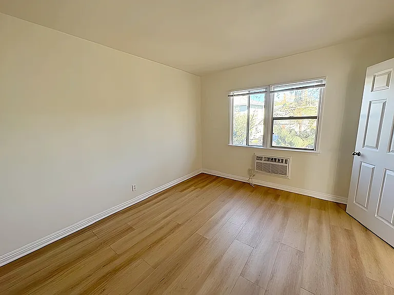 6406 Roble Ave #10 — Photo 6