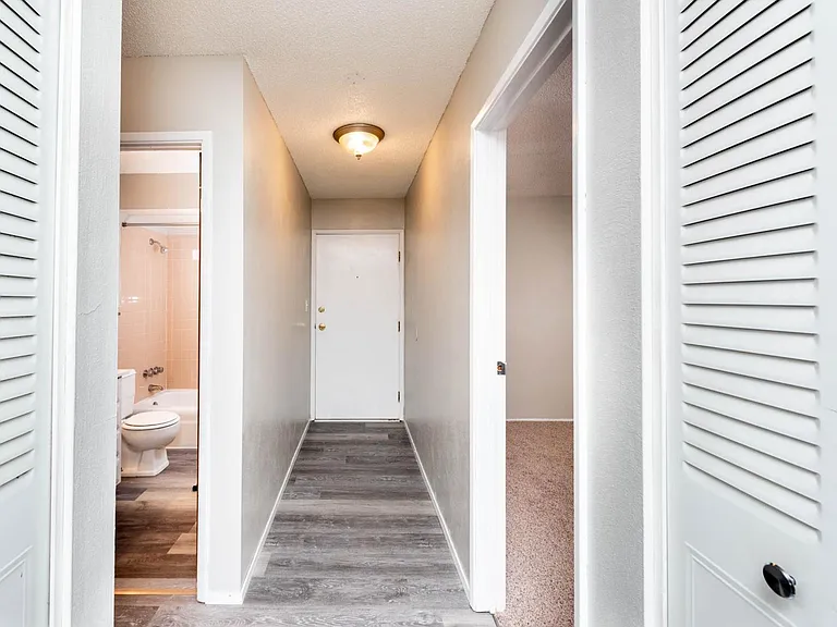 19 Regency Ct #19 — Photo 14