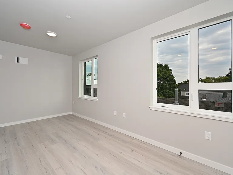 Clara Apartments — Photo 58