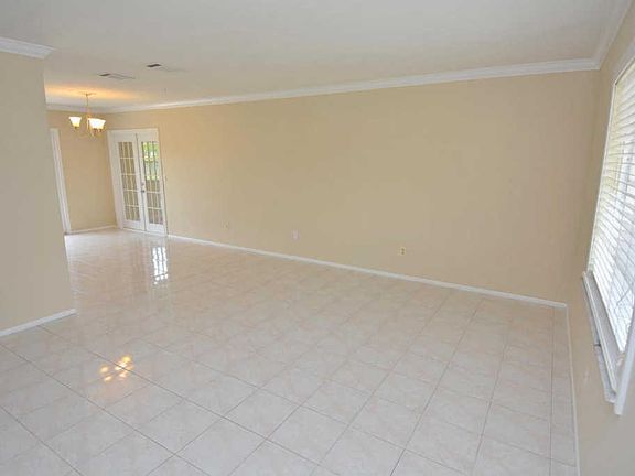 4th image of 1626 SE Higdon Ct