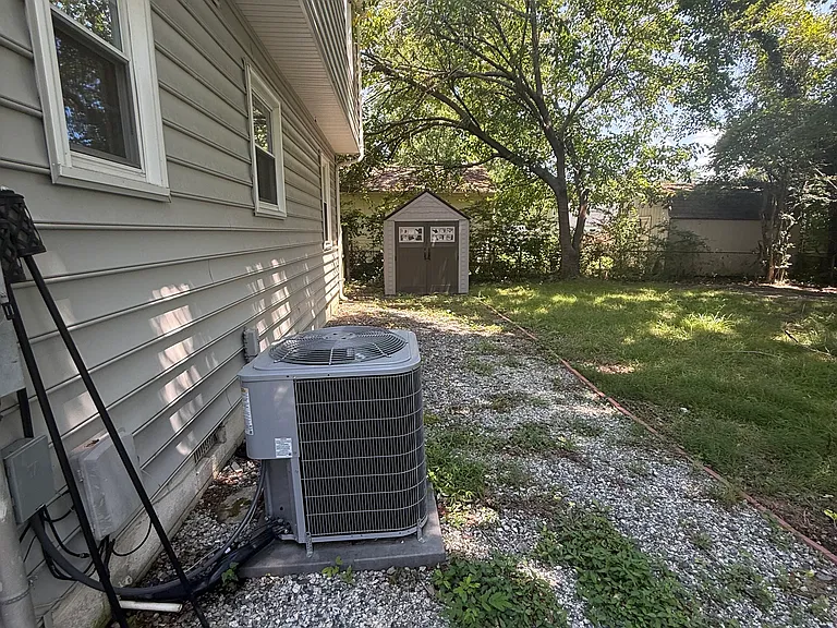 274 Exeter Rd — Photo 6