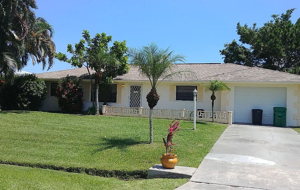 1st image of 1158 SE Menores Ave