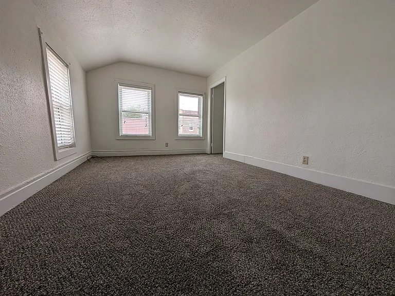 316 Chicago Rd #2 — Photo 6