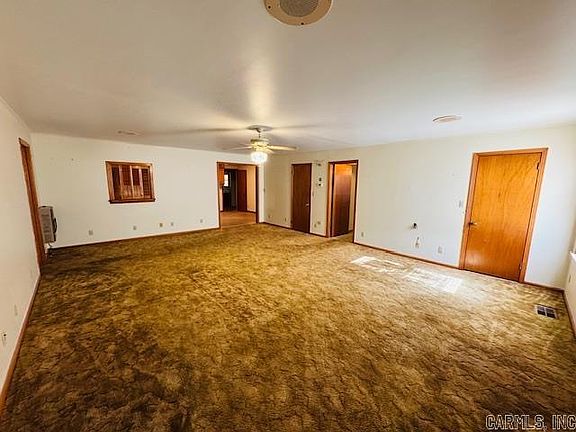4th image of 305 W Hardin St