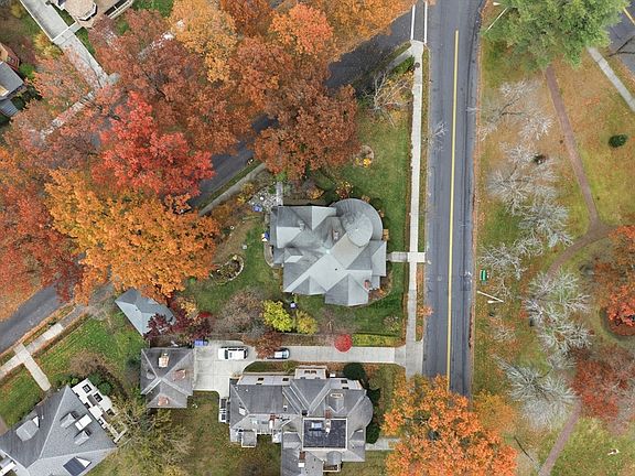 42nd image of 1176 Worthington St