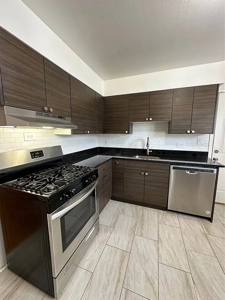 2 bed, $1,950 — Photo 1