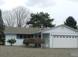 560 S Columbia Dr, Woodburn, OR 97071