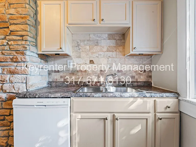1427 Wayne St #B — Photo 8