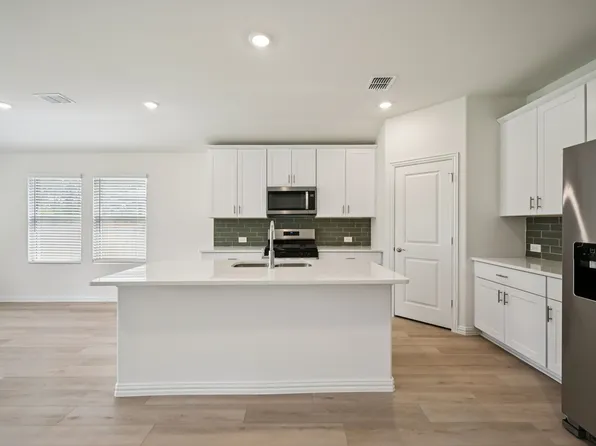 3504 Bastrop Dr, Farmersville, TX 75442