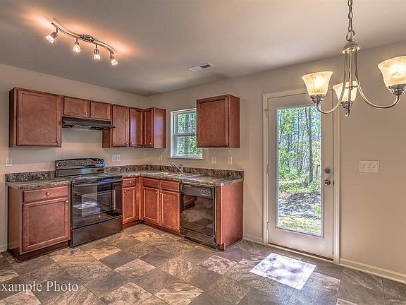 3rd image of 120 Evvalane Dr