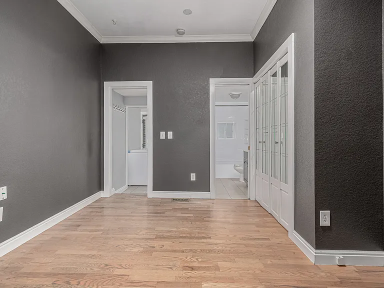 2482 W Argyle Pl — Photo 14