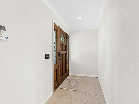 2nd image of 7301 Ridgeview Ln