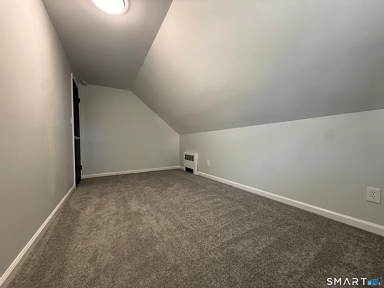 95 Burke St — Photo 10