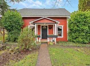 150 Grand View Ave, Scotts Mills, OR 97375