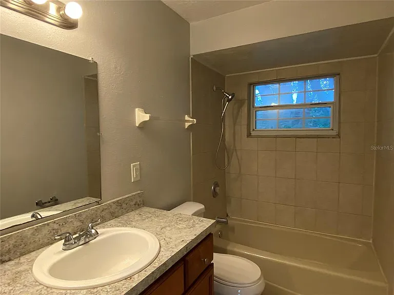118 Eaton St #4 — Photo 13