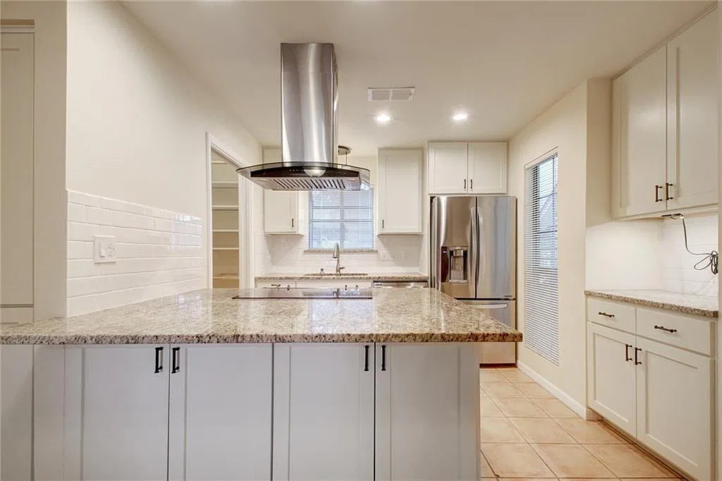 2 bed, 929 sqft, $1,850 — Photo 4