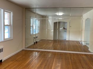 15431 20th Rd FLOOR 1, Whitestone, NY 11357