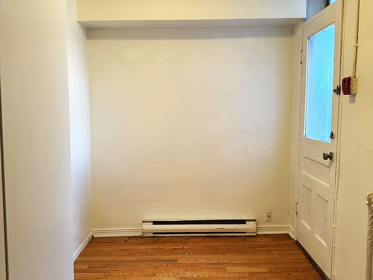 383 Lansdowne Ave #MAIN FLOOR — Photo 20