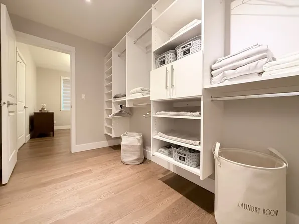 2430 Henry Ave #7, Sidney, BC V8L 2B7