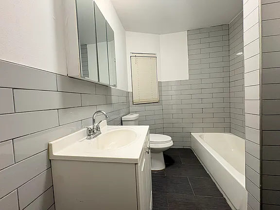 113 Ocean Ave #4 — photo 5 of 6