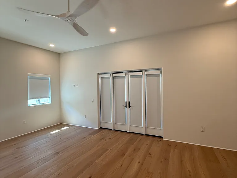 301 W Comstock Ave #2 — Photo 34