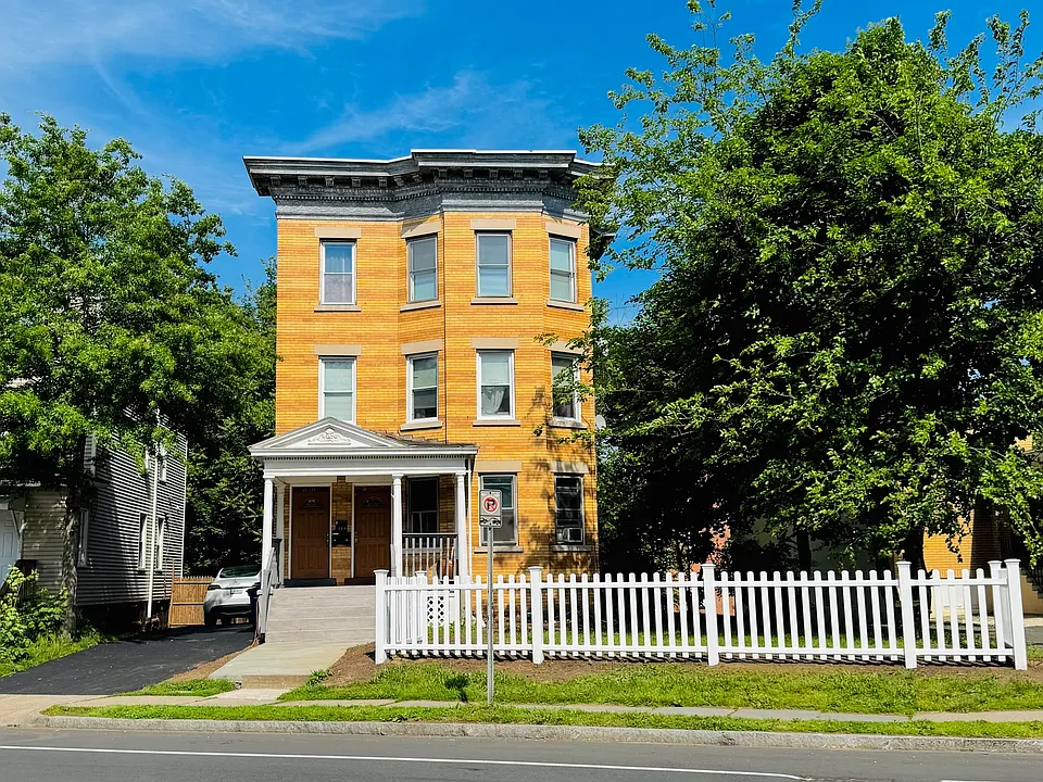 370 Maple Ave #3