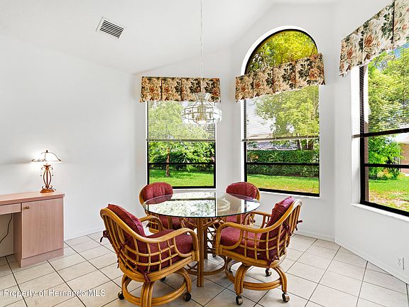 5th image of 9415 Ashley Dr