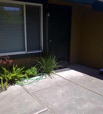 3rd image of 225 Lincoln Ave