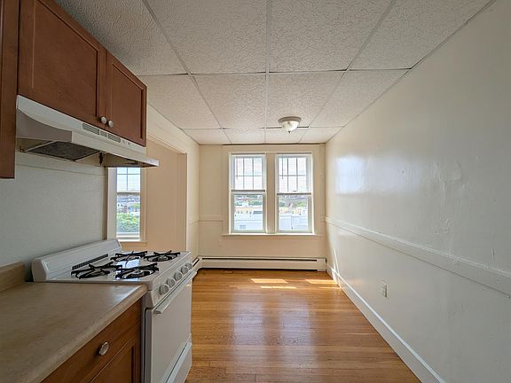 4th image of 32 College Ave #56