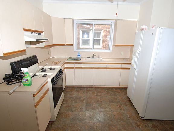 5th image of 2131 47th St #2F