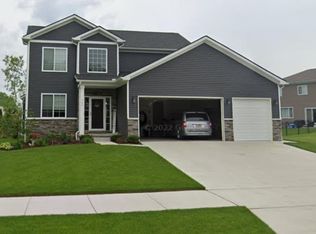309 Riverside Dr, Holly, MI 48442