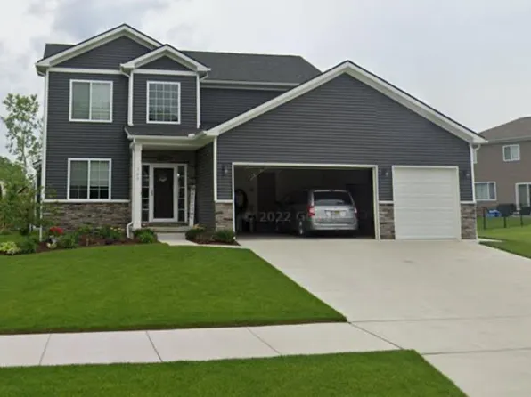 309 Riverside Dr, Holly, MI 48442