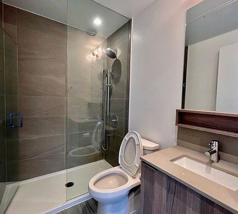 2nd image of 950 Portage Pkwy #5302