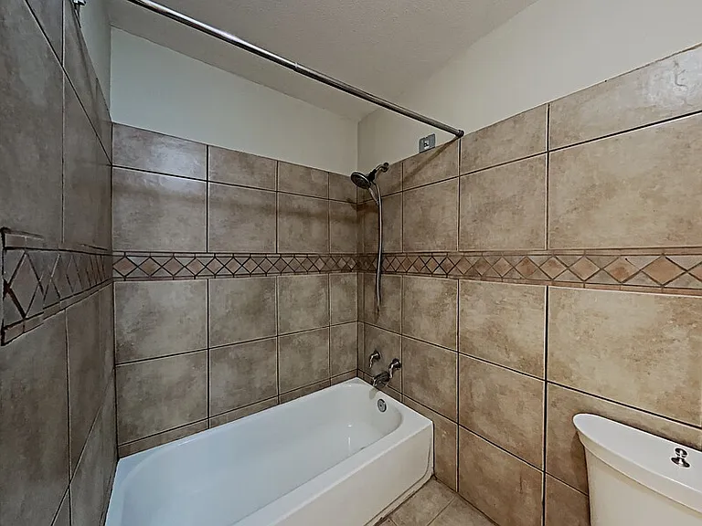 3320 Stanley Ave — Photo 8