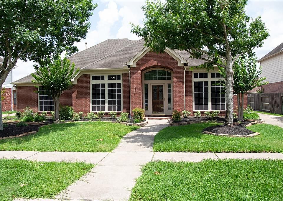 1st image of 2823 Capecrest Dr