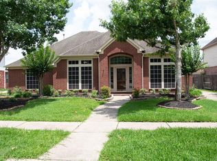 2823 Capecrest Dr, Pearland, TX 77584