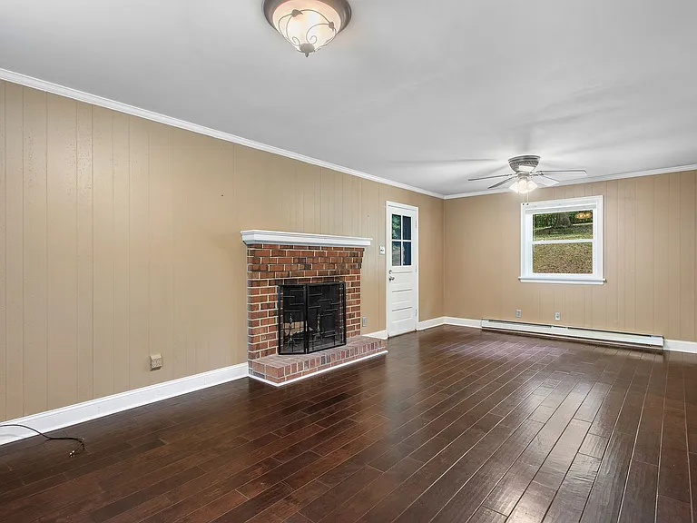 2115 Cedarhurst Dr — Photo 21