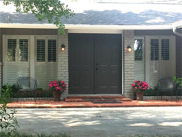 1st image of 8886 Chatsworth Dr