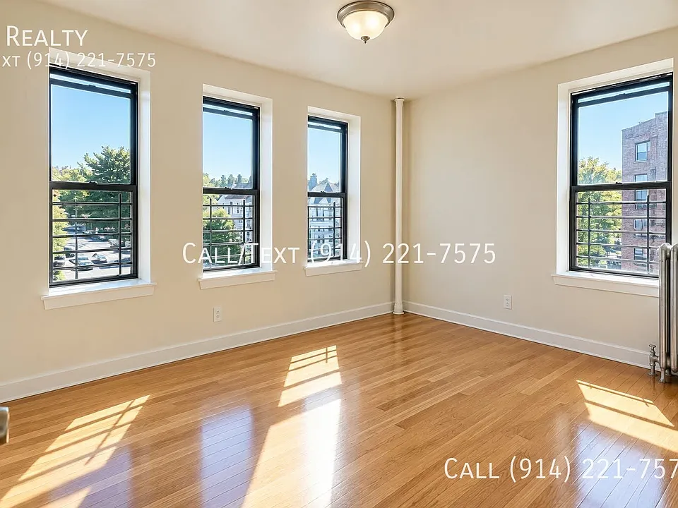 290 Hawthorne Ave