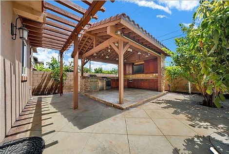 5th image of 9306 Lily Ave
