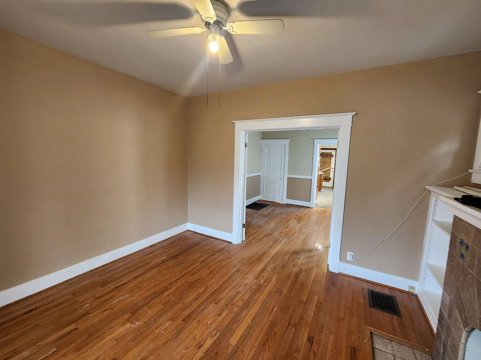 5 bed, 1.5 bath, 1686 sqft, $1,795 — Photo 4