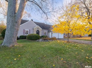 1704 E Terrace View Ln, Peoria Heights, IL 61616