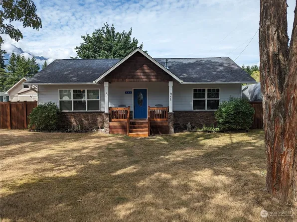 945 Givens Avenue, Darrington, WA 98241