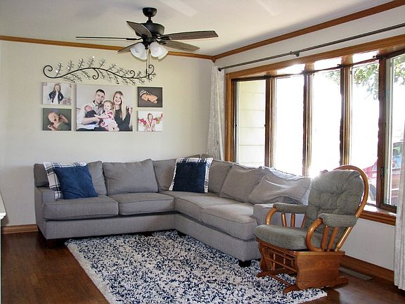 2nd image of 908 E Daggy St