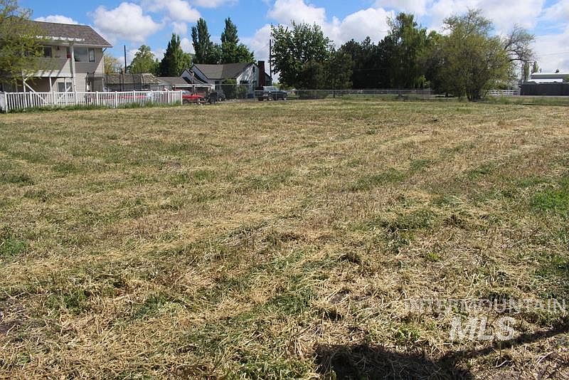2nd image of Tbd Gem Dr Lot 15
