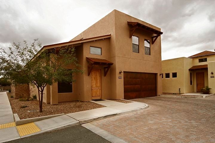1st image of 3063 N Presidio Park Pl