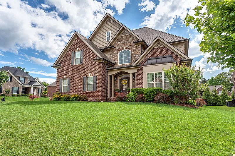 1st image of 7901 Rustic Oak Dr