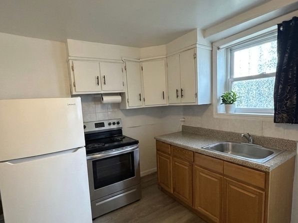556 Logan Ave #1