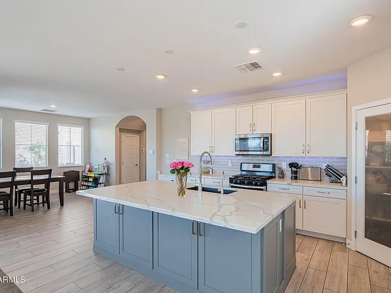 11466 S 176th Dr — Photo 3