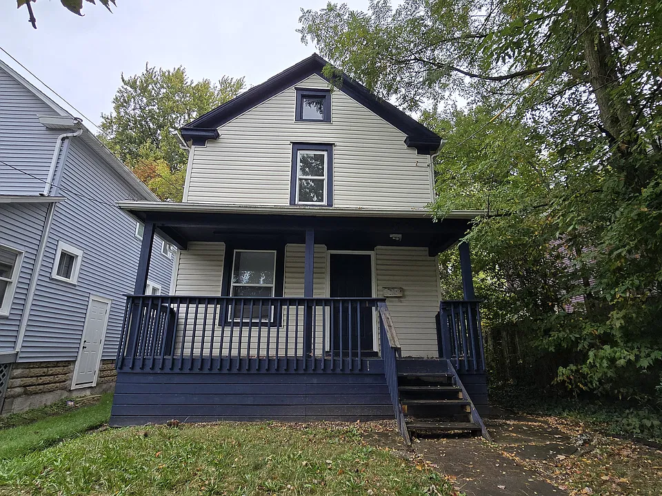 1138 Sherman St